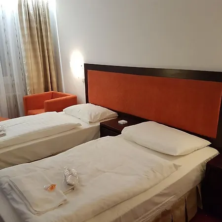 Nivy Hotel 3*