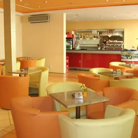 Nivy Hotell 3*