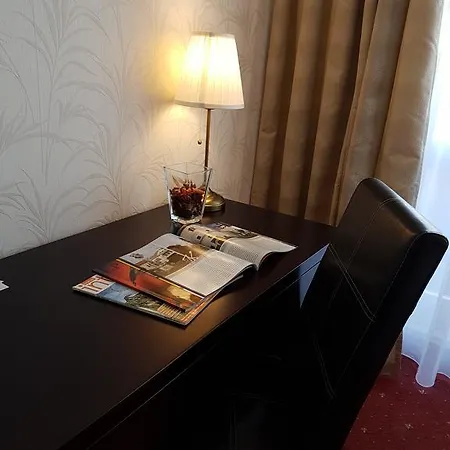 Nivy Hotell 3*