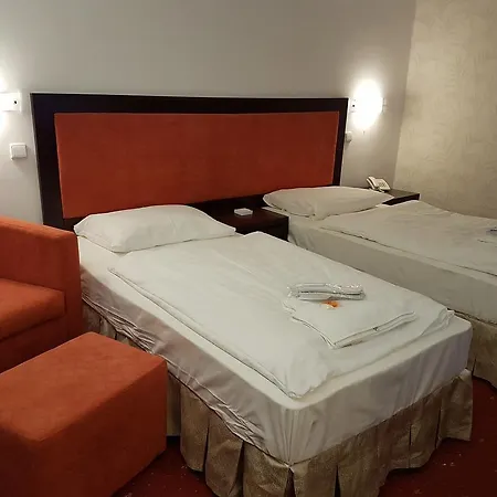 Nivy Hotell 3*
